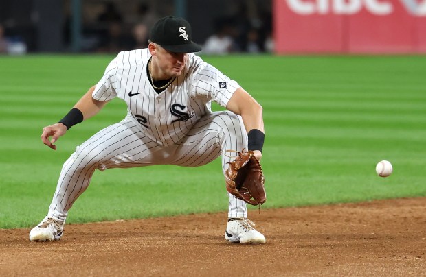 Chicago White Sox shortstop Colson Montgomery fields a ground ball hit by Kansas City Royals third baseman Maikel Garcia in the sixth inning of a game at Rate Field in Chicago on Aug. 26, 2025. (Chris Sweda/Chicago Tribune)