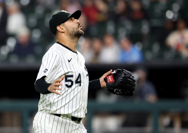 Chicago White Sox starting pitcher Martín Pérez reacts after shutting down the Kansas City Royals in the seventh inning of a game at Rate Field in Chicago on Aug. 26, 2025. (Chris Sweda/Chicago Tribune)