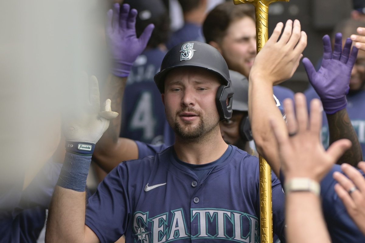 Watch: Cal Raleigh clubs MLB-best 45th homer, helps Mariners beat Rays