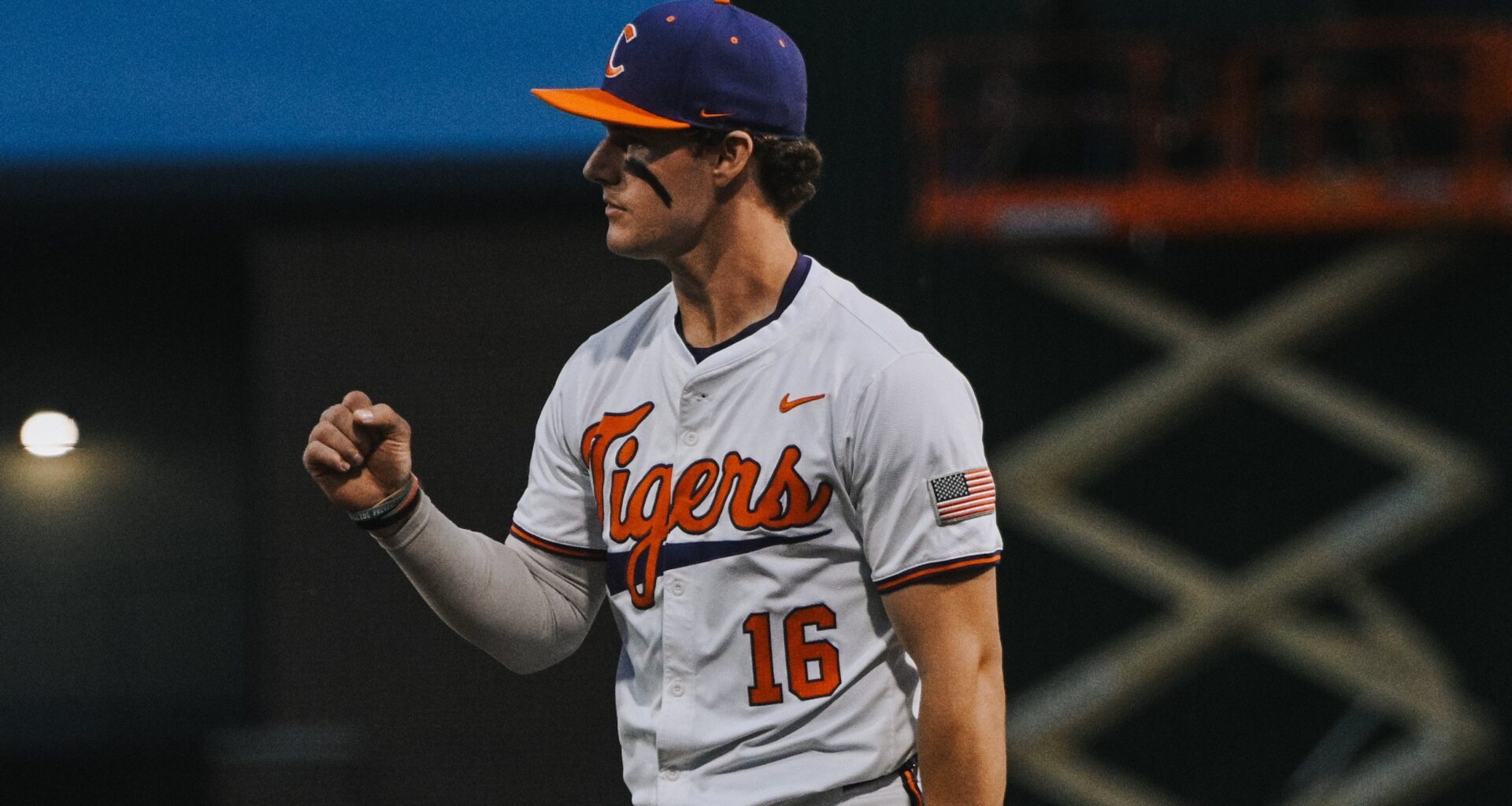 No. 2 Clemson baseball shuts out No. 10 Georgia in midweek clash