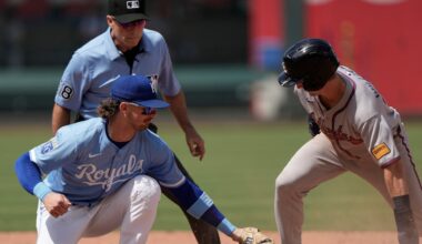 Mike Yastrzemski homers in his 1st at-bat as a Royal in 9-3 victory over the Blue Jays