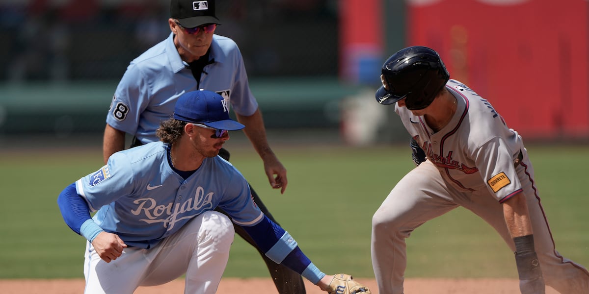 Mike Yastrzemski homers in his 1st at-bat as a Royal in 9-3 victory over the Blue Jays