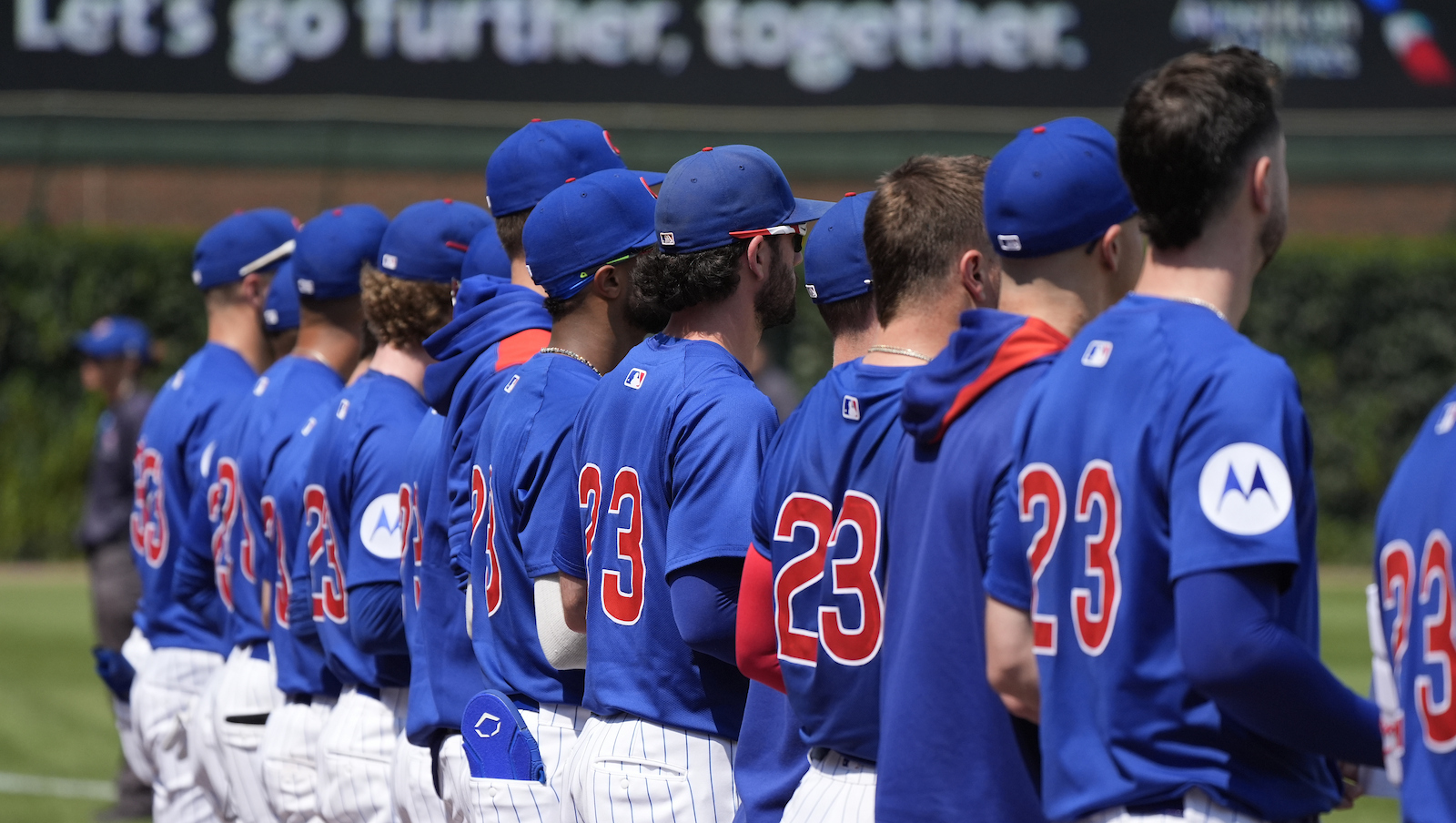 Cubs' moving Ryne Sandberg tribute makes its mark at Wrigley Field