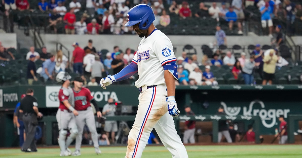 See photos from Rangers' brutal afternoon loss to Diamondbacks