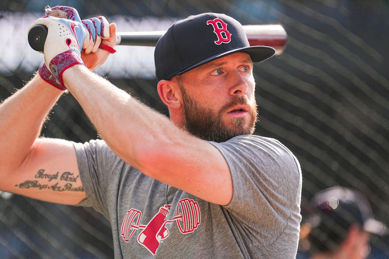 Red Sox’ Alex Cora said he ‘should be home’ if he had given up on Trevor Story