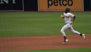 Padres beat Giants 8-1 as Sheets homers twice, Tatis robs Devers