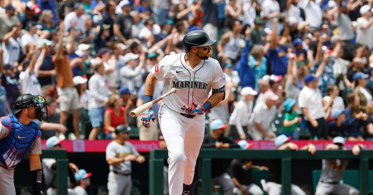 Brad Adam’s 'Fairways and Fastballs' resonates with Seattle Mariners players, coaches