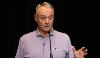 Rob Manfred meets with Orioles, steers clear of salary cap discussions