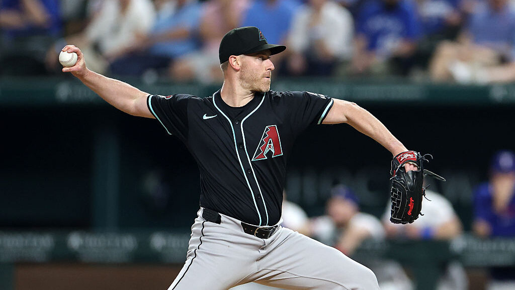 Diamondbacks' Anthony DeSclafani...