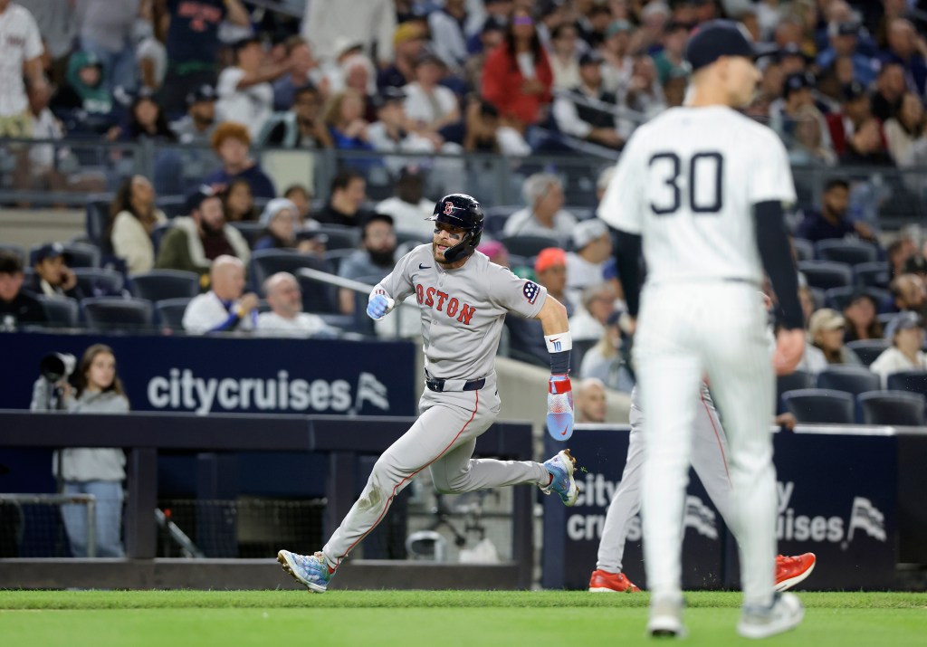 Yankees burned by errors as struggles vs. Red Sox continue