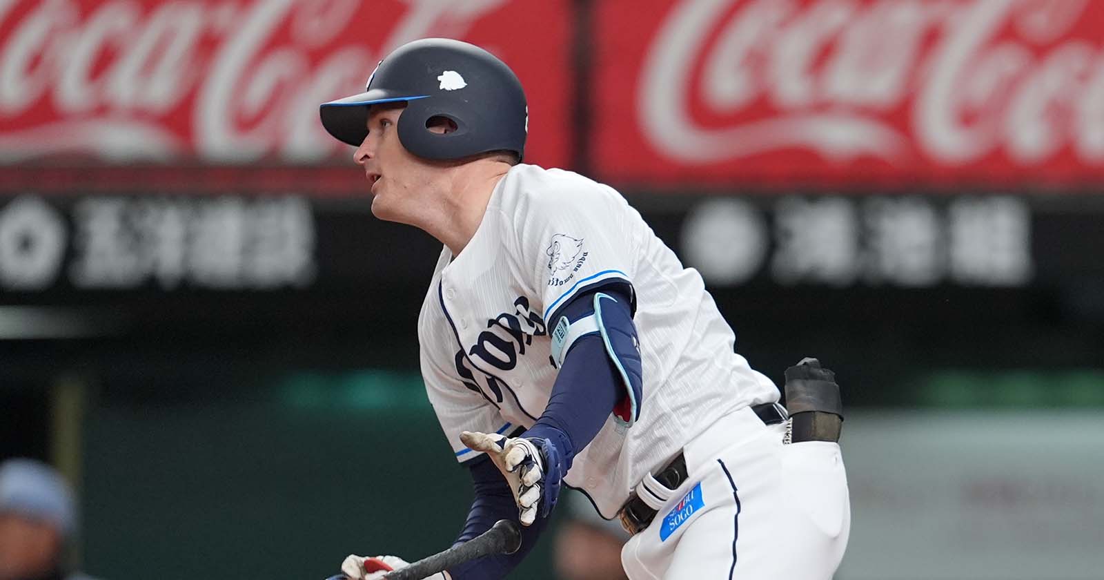 Tyler Nevin Signs 2 Year Extension with Seibu Lions