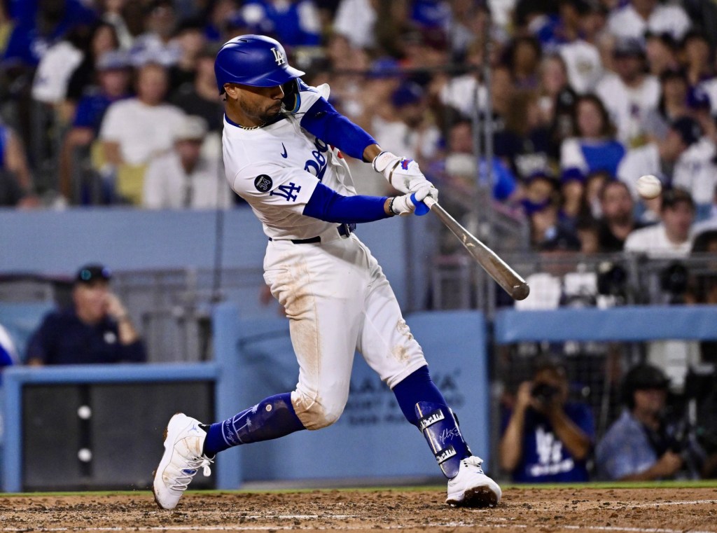 Reawakened Mookie Betts drives in 3 runs as Dodgers beat Blue Jays – Press Telegram