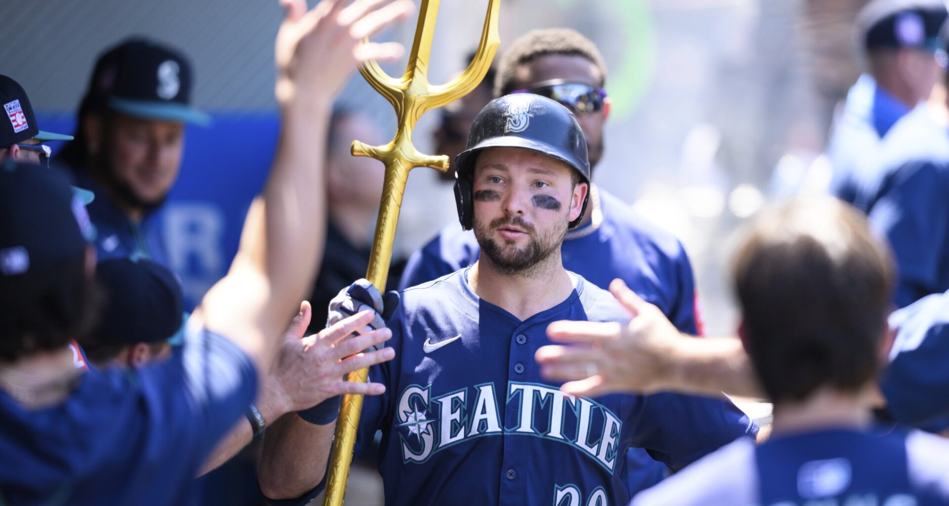 Mariners try to keep home win streak going, host the Athletics
