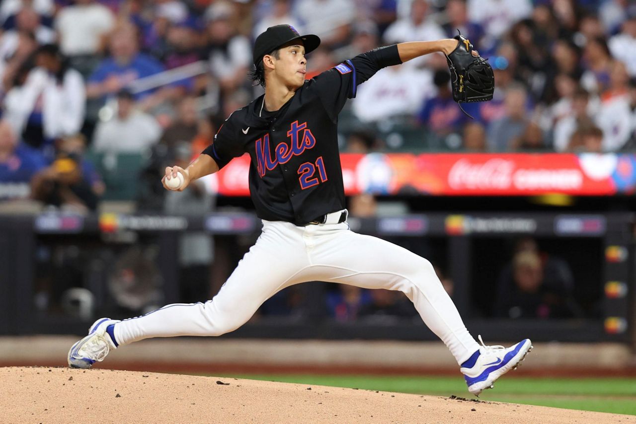 Tong pitches 5 memorable innings in anticipated Mets debut, earns another start