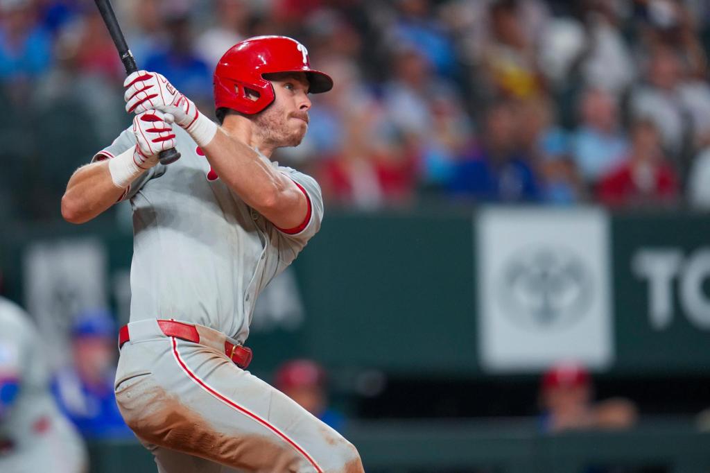 Kepler gets clutch hit, Duran gets save as Phillies edge Rangers