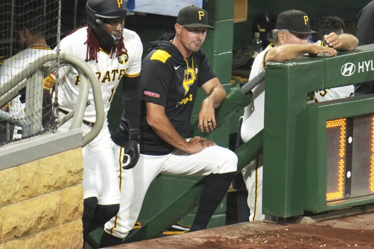 Web, Giants pull away from the Pirates | News, Sports, Jobs