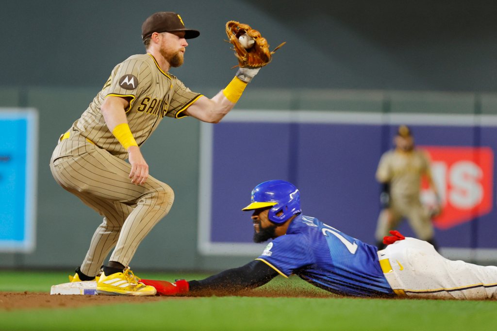 Byron Buxton slides into 20/20 club