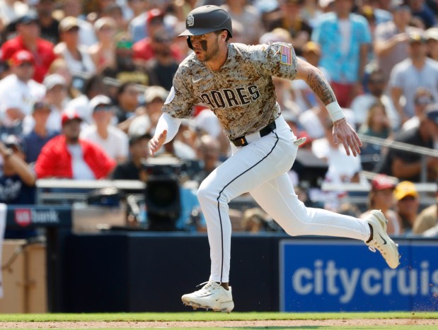 Jackson Merrill #3 of the San Diego Padres scores in the eighth inning against St. Louis Cardinals at Petco Park on Aug. 3, 2025 in San Diego, California. (K.C. Alfred / The San Diego Union-Tribune)