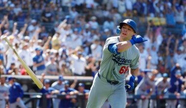 Dodgers pound Padres to move back into tie atop NL West