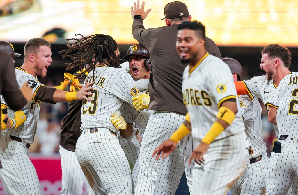 Padres tie series with Red Sox in extras, 5-4 – San Diego Union-Tribune