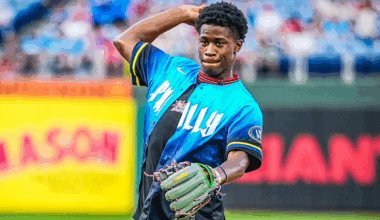 VJ Edgecombe throws out first pitch at Phillies game