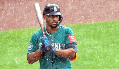 Seattle Mariners weather delay...