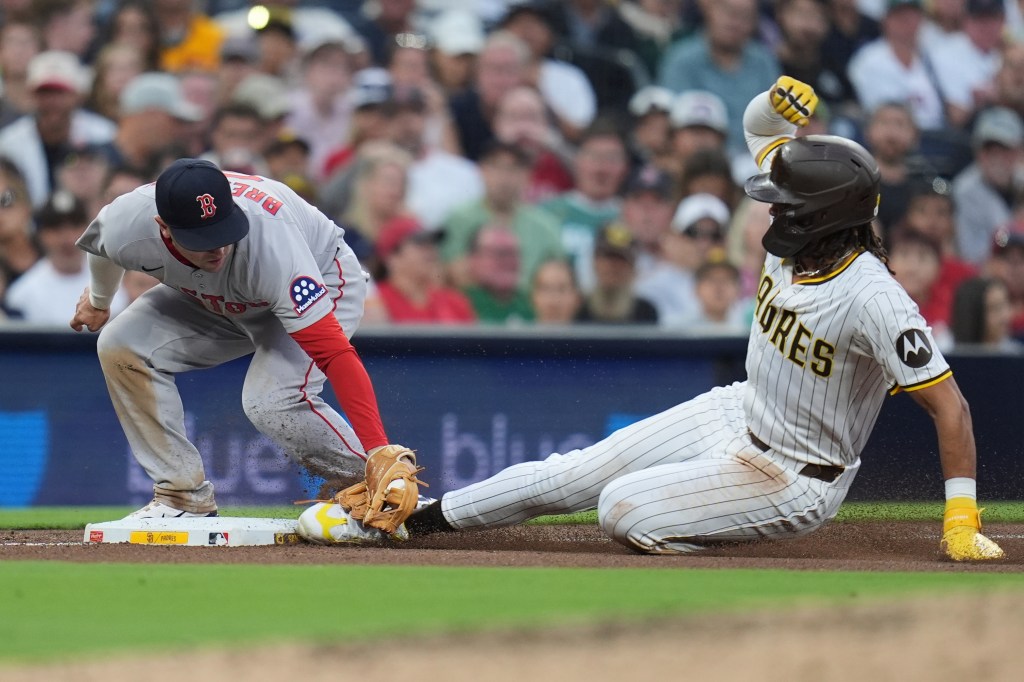 Red Sox fall in 10 innings to the Padres after tying game in the ninth – Boston Herald