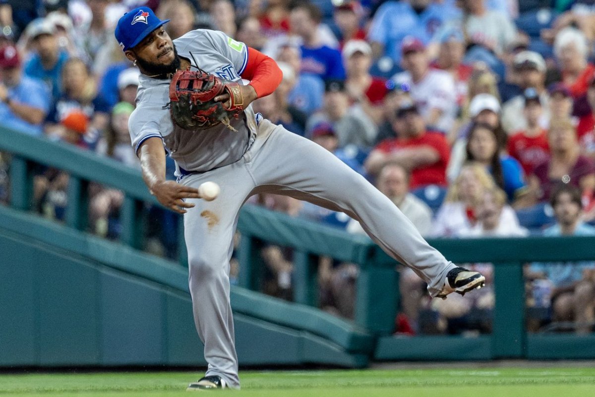 Toronto Blue Jays' Vladimir Guerrero Jr. injures hamstring vs. Pirates