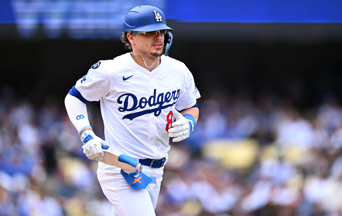 Dodgers Notes: Kiké Hernandez Could Miss Rest of Season, Joe Kelly Talks Comeback Attempt, Max Muncy Saves Offense