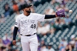 In a case of very bad timing, Rockies pitcher and trade chip Germán Márquez left Sunday's game with an injury as the deadline nears.