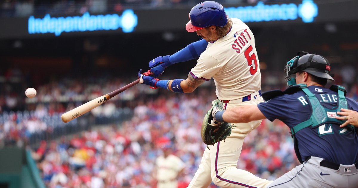 Bryson Stott made a fix to his swing. He's been surging for the Phillies since.