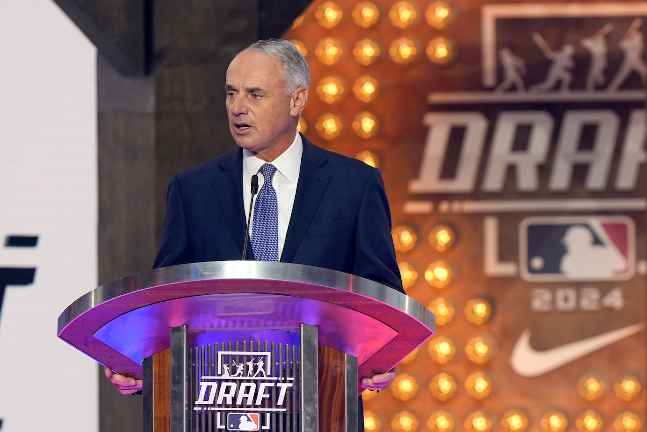 Mets announcer: Rob Manfred’s comments hint at inevitability that AL, NL ‘cease to exist’