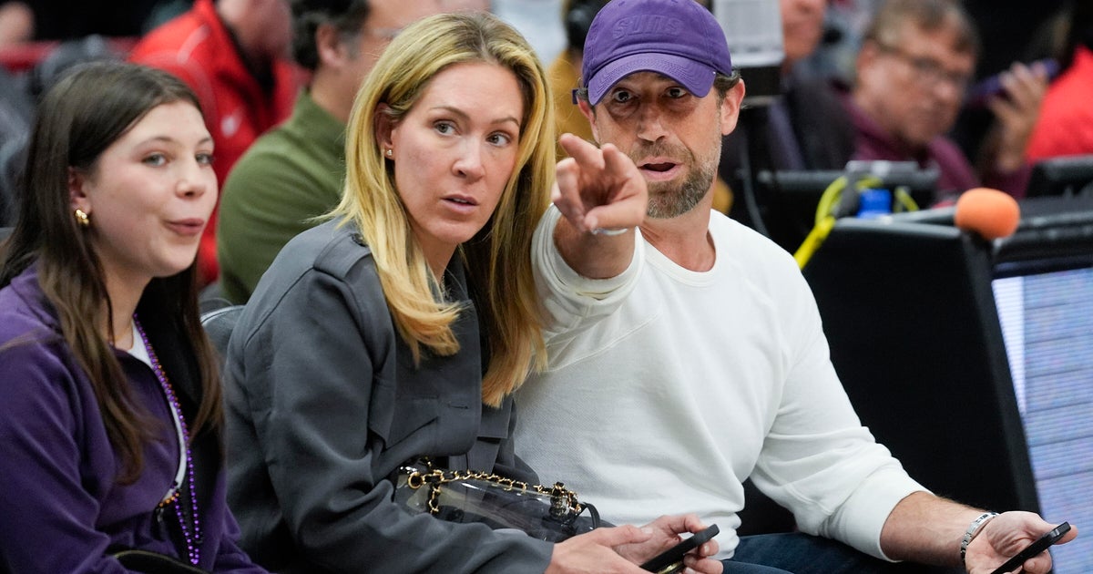 White Sox owner Jerry Reinsdorf strikes deal to possibly sell control of team to billionaire Justin Ishbia as early as 2029