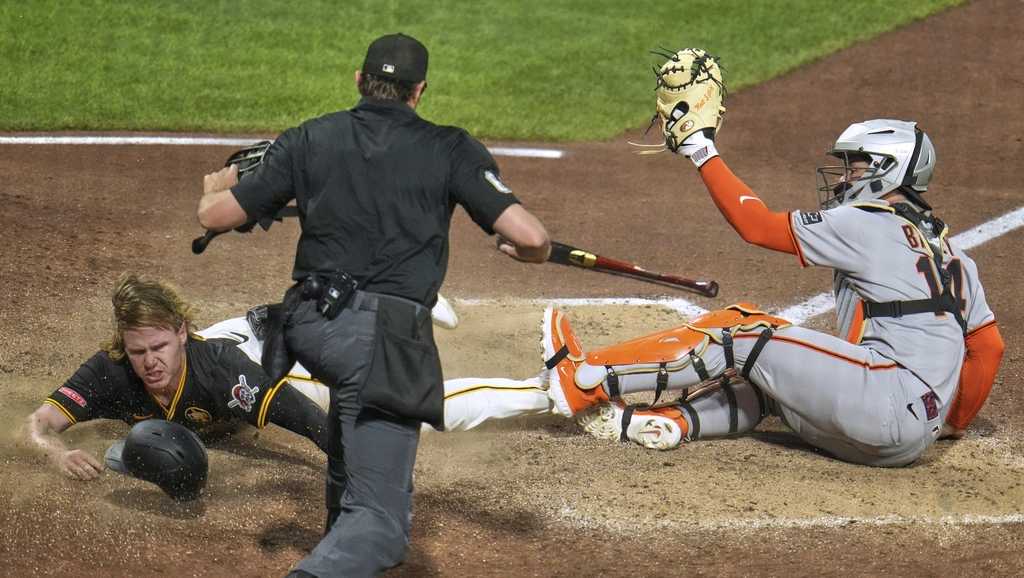 Isiah Kiner-Falefa drives in winning run in bottom of the ninth to lift Pirates over Giants