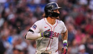 Red Sox get 6th straight win, beating Royals 8-5