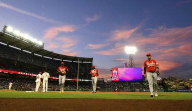 Reds streak snapped by Kikuchi, Angels in 2-1 loss