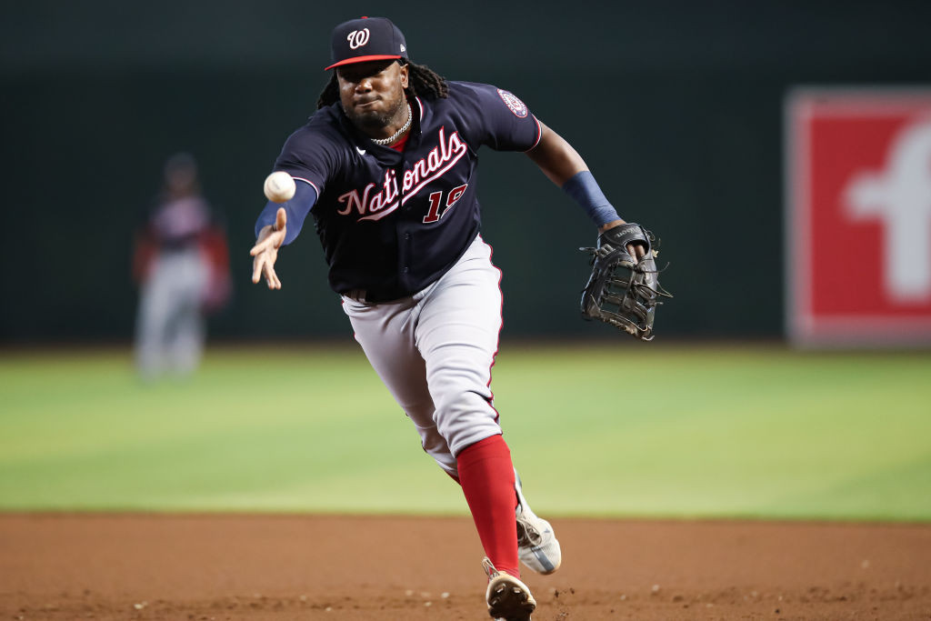 Bell gets rare start at first, Nats contemplate starter for Wednesday, Poulin claimed from Tigers