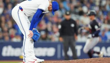 Jays closer Hoffman struggles in loss to Twins