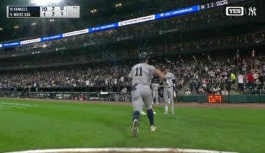 Grisham helps the Yankees beat the White Sox 10-2 for their season-high 6th consecutive win