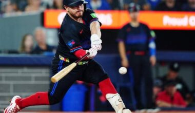 Kirk’s heroics lift Blue Jays past Rangers 6-5