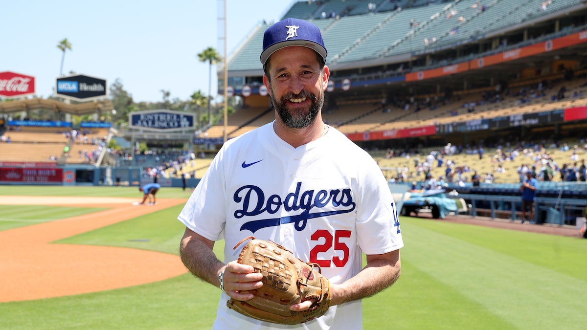 Watch ‘The Pitt’ Star Noah Wyle Throw First Pitch at Dodgers Game
