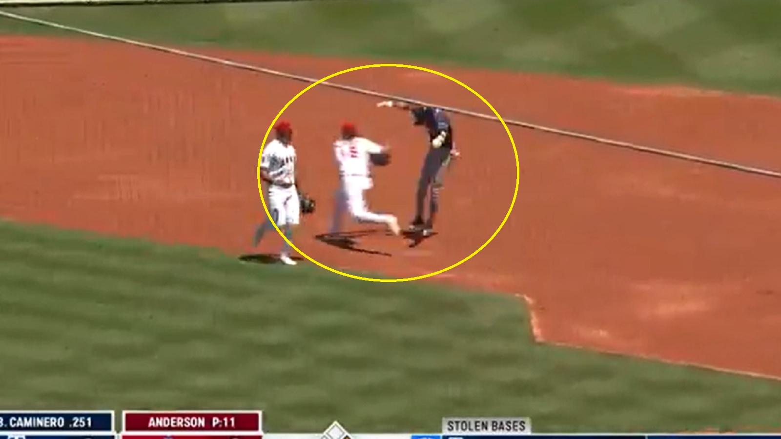 Chandler Simpson avoids tag with slick move against Angels