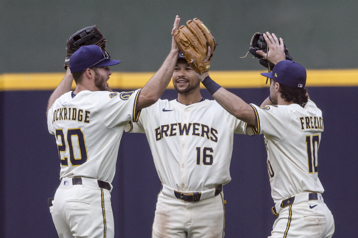 Coach Murphy won't touch our players. Coach Murphy, give Milwaukee the NL Coach Award for the second consecutive year