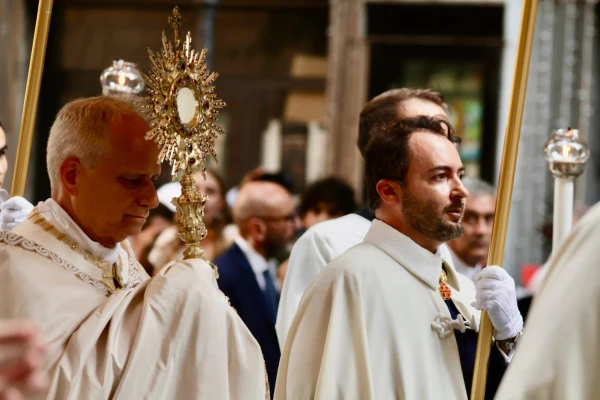 Pope Leo XIV leads a Eucharistic procession in Rome on June 22, 2025, for the feast of Corpus Christi. Credit: Daniel Ibañez/EWTN