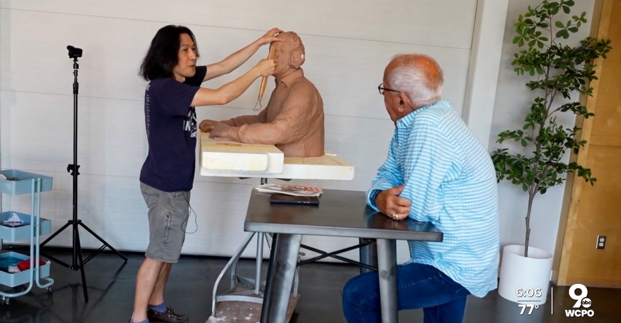 UC grad sculpting new statue to Reds broadcasting legend
