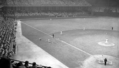 White Sox flip the switch to host city's first MLB night game at Comiskey Park