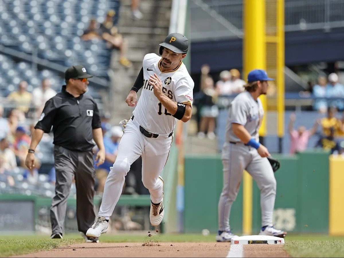 Blue Jays manage just three hits, meekly drop two of three to lowly Pirates