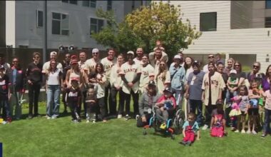 Spreading smiles: SF Giants play ball with UCSF pediatric patients