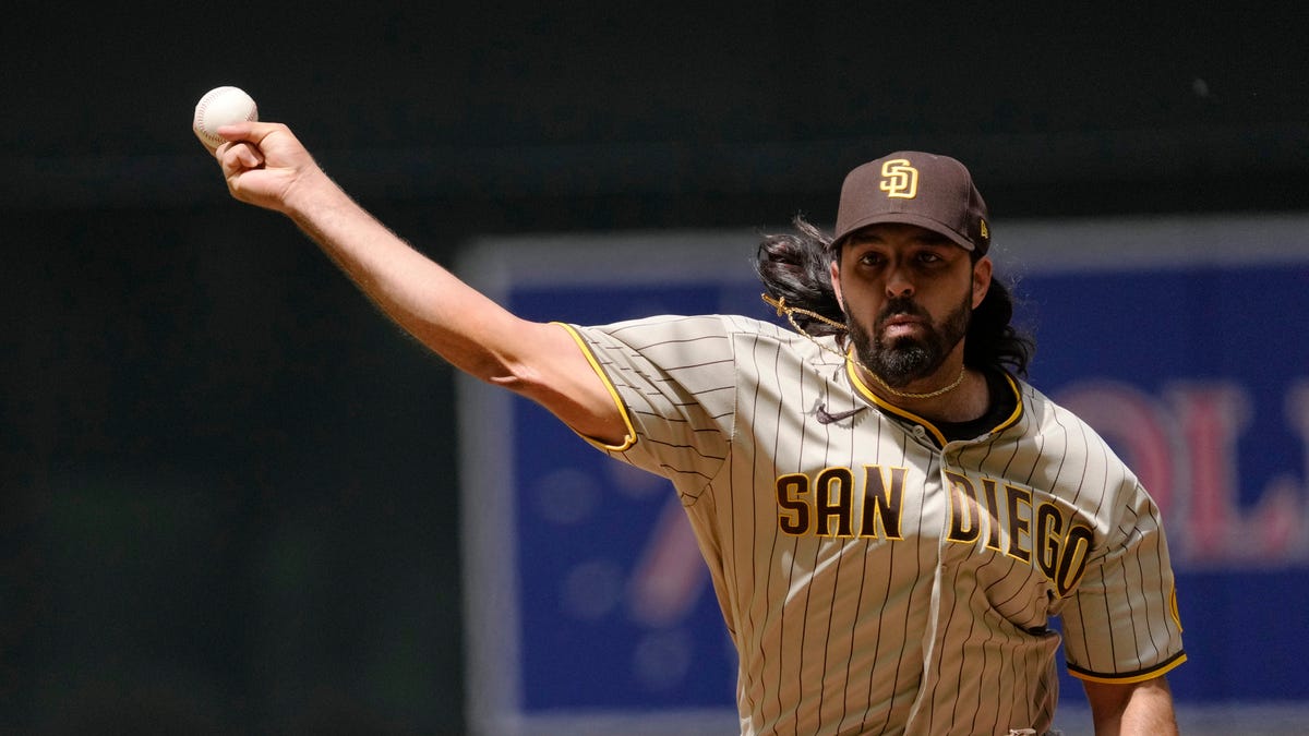 Diamondbacks seek series split in Denver