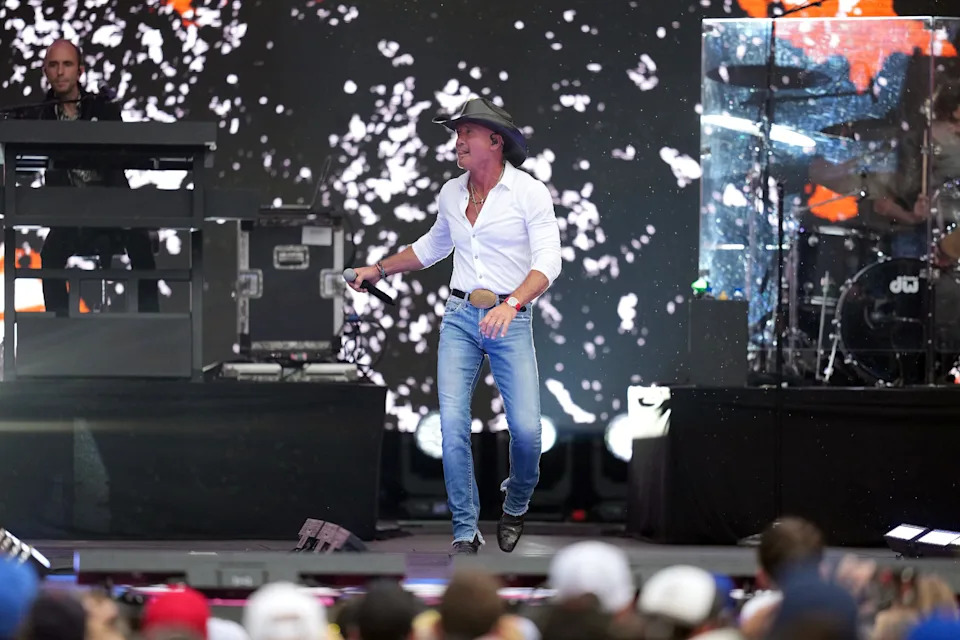 Tim McGraw performs prior to the MLB Speedway Classic.